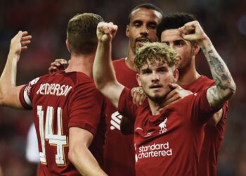 Carragher pense que Klopp a « quelque chose prévu » pour le milieu de terrain de Liverpool