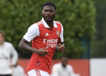 Frais de transfert confus : Mike Dean ne comprend pas la violence