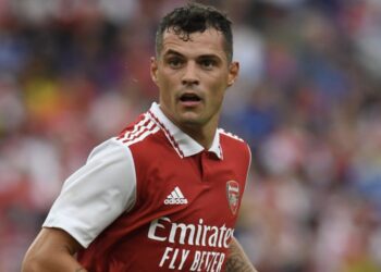 Blitz médiatique Xhaka : ‘Sûr debout’