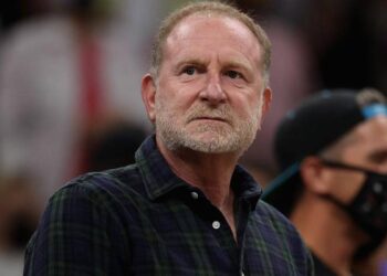 Nba : Sarver vend les Phoenix Suns