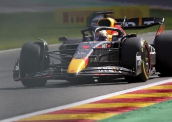 F1 Verstappen pôle magique en Hollande devant Ferraris