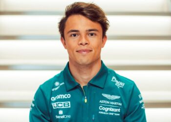 De Vries roule avec l’Aston Martin F1 en FP1 à Monza