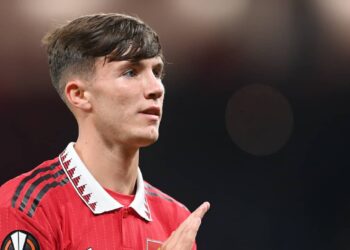 De l’idolâtrie de Cristiano Ronaldo à jouer à ses côtés – le chemin de Charlie McNeill vers la première équipe de Manchester United –