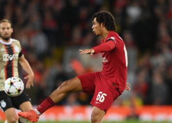 « Défensivement, il est au niveau du championnat » – La légende du football français fustige le défenseur de Liverpool