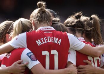 Tour d’horizon du dimanche: la victoire du derby du nord de Londres bat des records