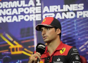 F1 Sainz : « Ferrari va gagner à Singapour, Red Bull peut être miné »