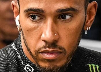 Lewis Hamilton sous enquête au GP de Singapour : pas de sanction pour piercing
