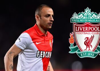 Berbatov dit qu’il  » écrasait  » la star de Liverpool  » avec les coudes et les épaules  » pendant l’entraînement pour le préparer au PL