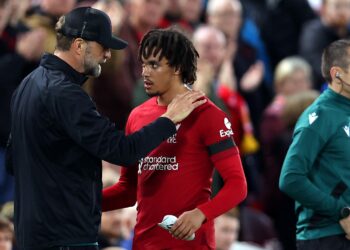 Énorme coup de pouce Trent et Nunez abandonné