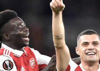 Arsenal 1-0 PSV : Un cracker Xhaka + Arteta sur Saka
