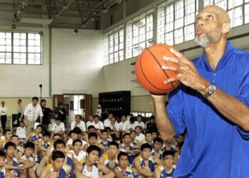 Kareem vs Irving : un sportif est-il forcément un exemple ?