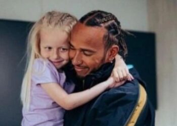 Lewis Hamilton choqué par la mort du petit fan d’Isla