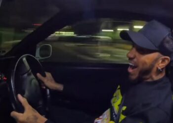 F1, Hamilton à toute allure à Tokyo sur une Nissan : fin d’arrivée ?