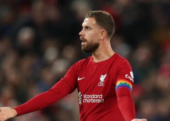 Roy Keane fait l’éloge de Jordan Henderson mais dit au capitaine de Liverpool d’être « un peu plus généreux »