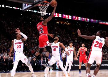 Nba Paris : les Bulls dominent Detroit 126-108 devant Magic Johnson