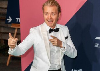 Rosberg : « Ferrari sans continuité, ce sera Red Bull-Mercedes. Max dans le top 5 de tous les temps