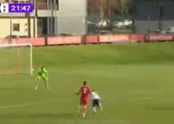 (Vidéo) Ramsay expulsé pour les U21 du LFC après le malheureux défi du dernier homme