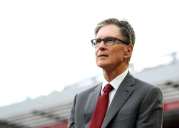 Un journaliste fait une suggestion de prise de contrôle alors que l’agent de Salah publie un tweet crypté