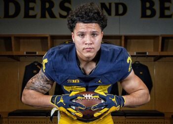 Heisman Hopeful RB Blake Corum du Michigan sera de retour la saison prochaine