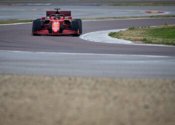 Ferrari : Carlos Sainz entre en piste à Fiorano