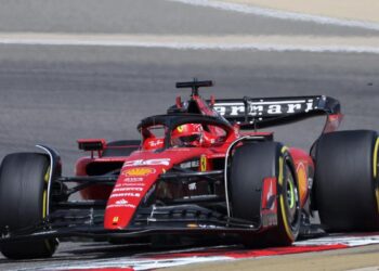 La Ferrari SF-23 grandit et la fiabilité ne fait pas peur.  Les pneus sont un casse-tête