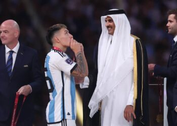 L’UEFA autorisera un investissement qatari dans Man United malgré la propriété du Paris Saint Germain –