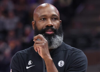 L’entraîneur-chef par intérim des Brooklyn Nets, Jacque Vaughn, obtient une prolongation de contrat