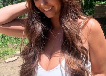 Les épouses et copines les plus sexy du Super Bowl LVII