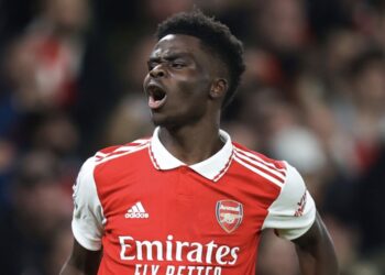 Accord sur le nouveau contrat Saka + Document du gouvernement sur le football