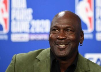 Michael Jordan vend les Hornets : il est en pourparlers avec Plotkin et Schnall
