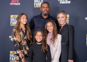 Qui est la petite amie de Jon Jones ?  Est-il toujours fiancé à Jessie Moses ?