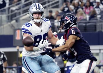 Les Texans de Houston signent Dalton Schultz et Devin Singletary