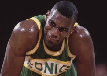 Shawn Kemp de la NBA arrêté après avoir tiré à Seattle