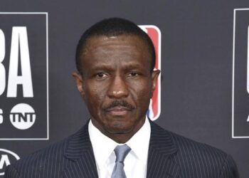 NBA, les Pistons virent Casey.  Silas salue les Rockets