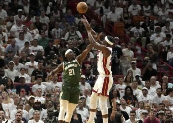 Résultats des séries éliminatoires de la NBA: Miami bat Milwaukee, les Lakers battent Memphis