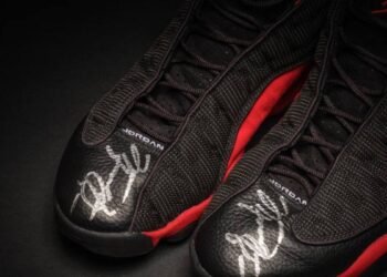 Basket : 2,2 millions de dollars pour des baskets Michael Jordan