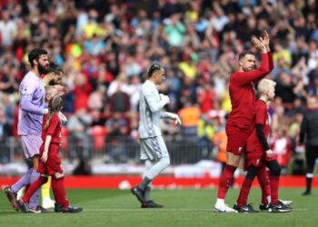 Jordan Henderson dit que Liverpool « peut apprendre de » sa victoire 3-2 contre Forest