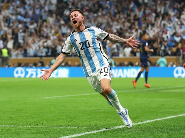 L'Argentin Alexis Mac Allister célèbre après avoir marqué son deuxième but le 18 décembre 2022