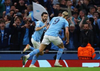 Bernardo Silva de Manchester City célèbre son but contre le Real Madrid le 17 mai 2023