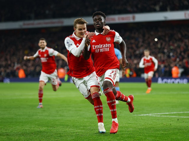 Bukayo Saka célèbre le but d'Arsenal contre Manchester City le 15 février 2023