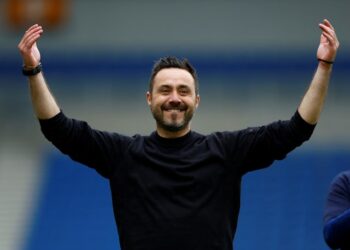 Le manager de Brighton & Hove Albion, Roberto De Zerbi, lors du tour d'appréciation après le match du 21 mai 2023