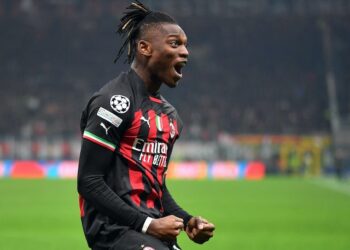 Rafael Leao de l'AC Milan célèbre son premier but le 14 février 2023