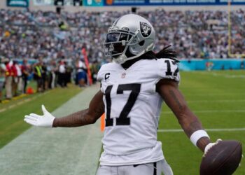 Les Raiders sont sous le feu des joueurs actuels et anciens