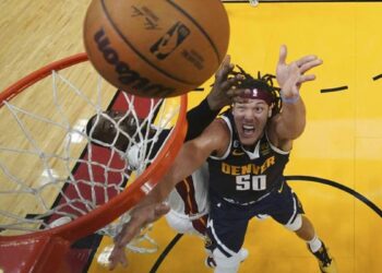 Finales NBA, Denver remporte le match 4 à Miami : spectacle de Gordon, Brown et Jokic