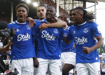 Dyche : Journée magique mais ça ne doit plus arriver à Everton