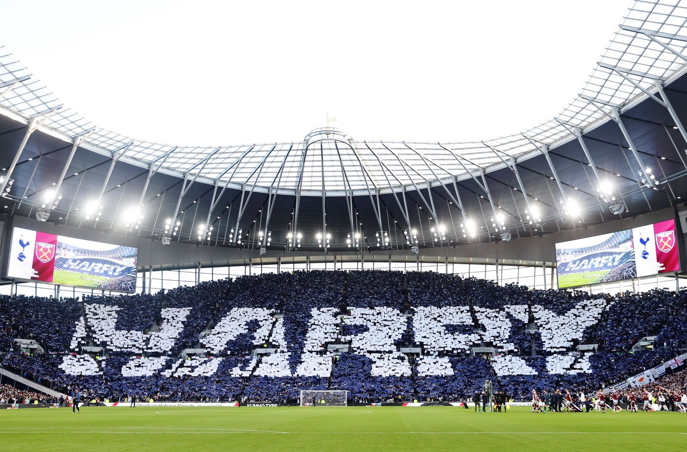 202223 meilleures photos - Les fans des Spurs rendent hommage à Harry Kane