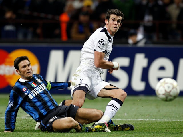 Gareth Bale marque pour Tottenham Hotspur contre l'Inter Milan en 2010
