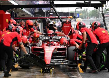 F1 Espagne, Leclerc remplace l’arrière et part de la voie des stands