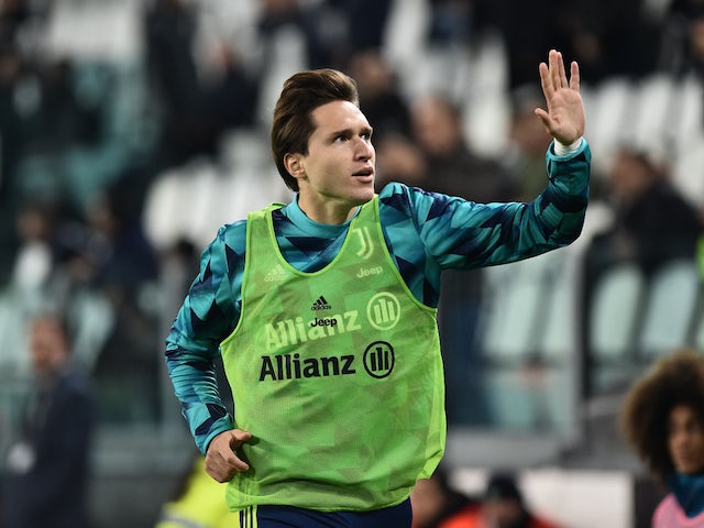 Federico Chiesa s'échauffe pour la Juventus en novembre 2022