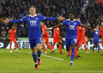 Harvey Barnes de Leicester City célèbre son but contre Brighton & Hove Albion le 21 janvier 2023